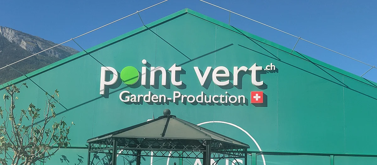 Façade d'un magasin "Point Vert"